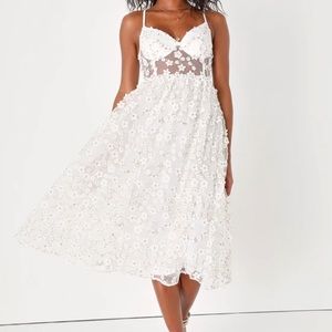Darling Romance White Tulle Floral Applique Bustier Midi Dress